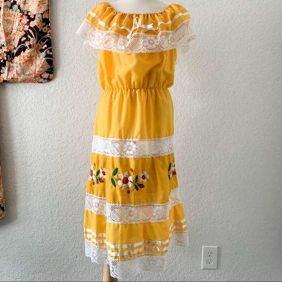 Vintage Off Shoulder Dress - Picture 2 of 6